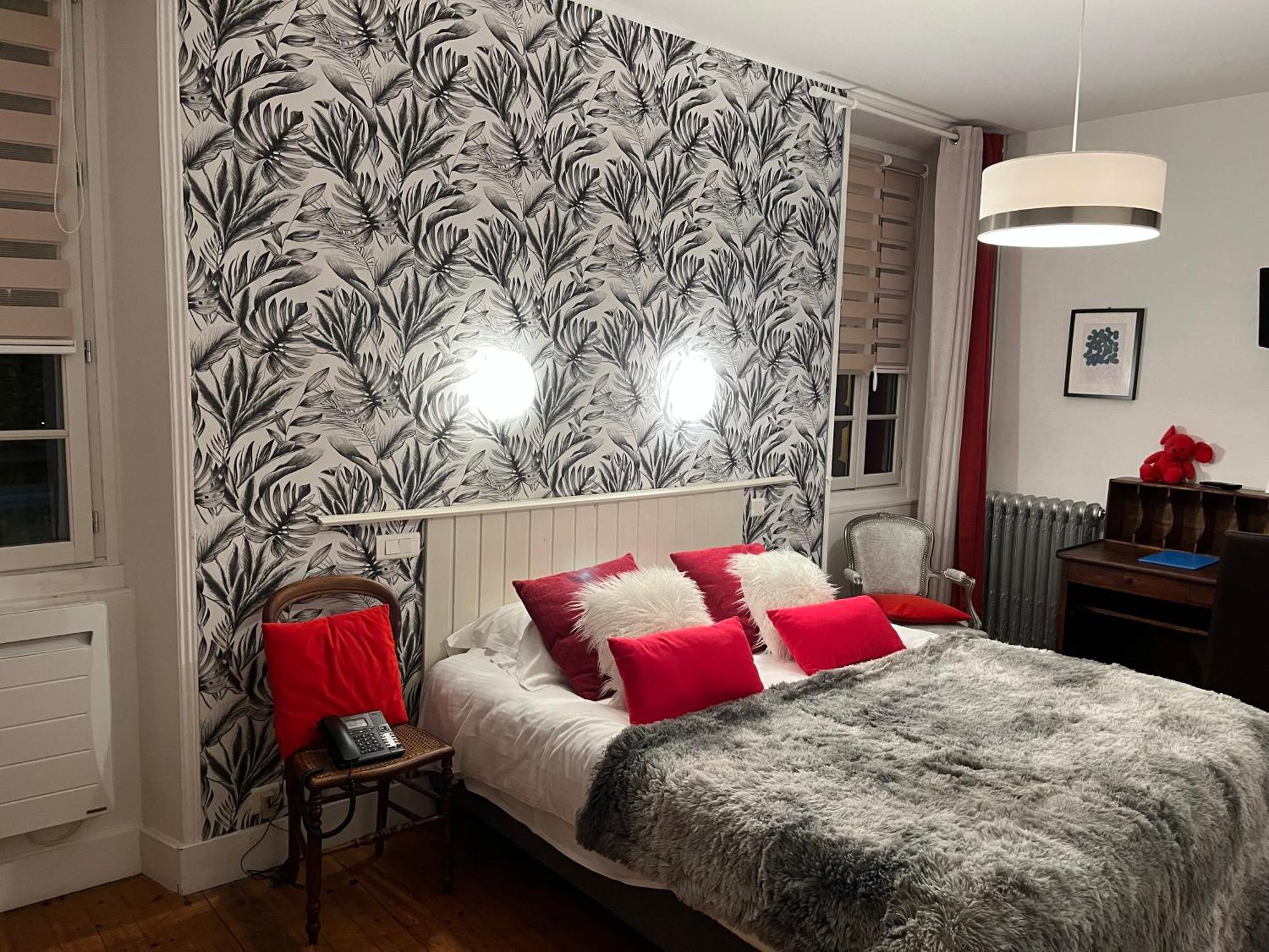 Logis Hotel Bellevue Restaurant La Pomme D'Or Coucy-le-Château-Auffrique 外观 照片